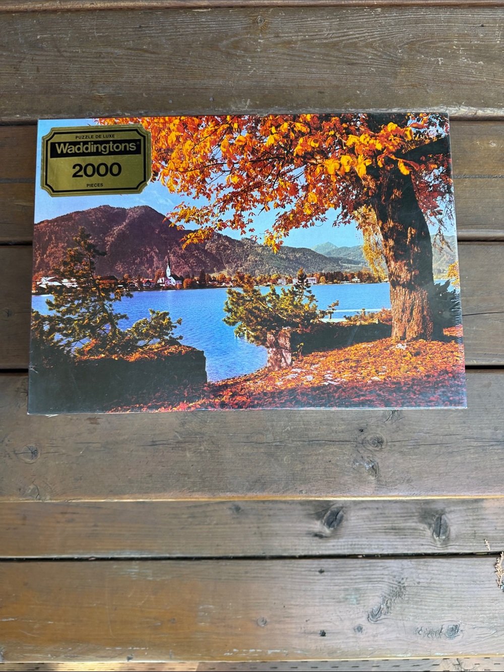 Brand NEW sealed Puzzel de Luxe 2000-Piece Autumn Lake Puzzle - Orange & Blue